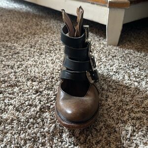 Freebied booties, size 7, worn about 5 times.